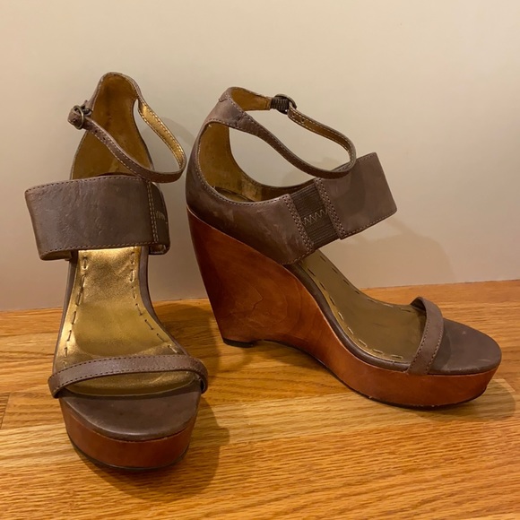 Nine West Brown Leather & Wood Wedges Size 6.5 - Picture 1 of 15